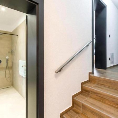 Betty Apartments Borik - Whole Ground Floor Rovinj Exteriör bild