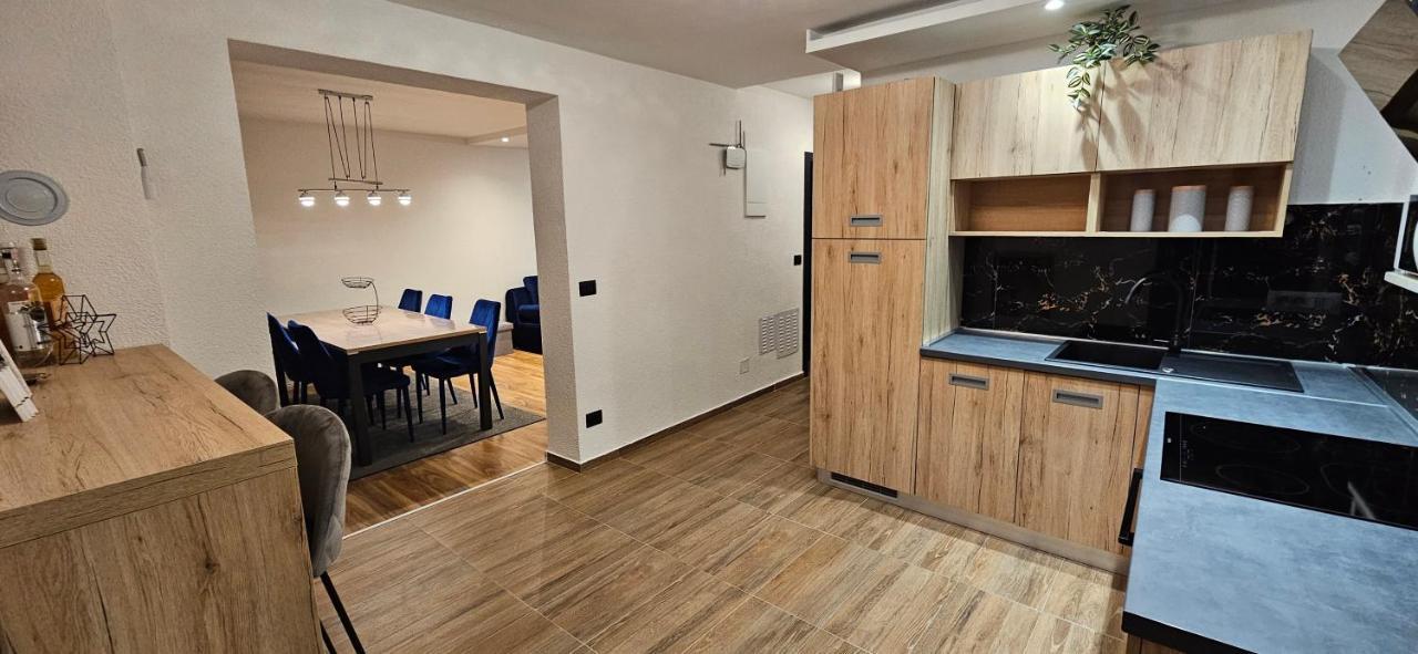 Betty Apartments Borik - Whole Ground Floor Rovinj Exteriör bild