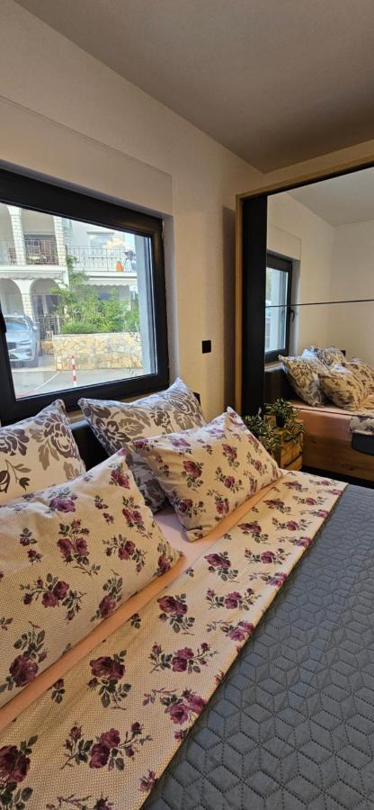 Betty Apartments Borik - Whole Ground Floor Rovinj Exteriör bild